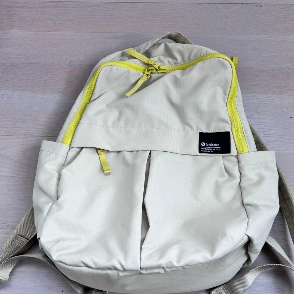 Lululemon Everyday Backpack 2.0 23L in light yellow/yellow/ creamy yellow